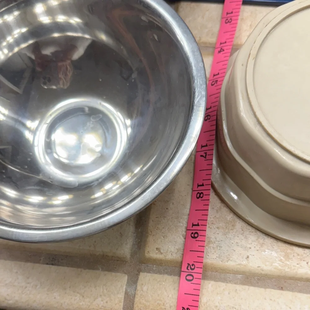 Stainless Steel and Gray dog bowls 4